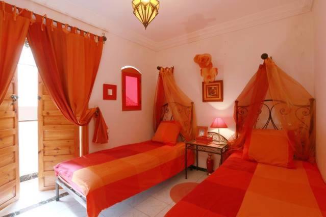 Maison Riad Traditionnel Idealement Situe A Marrakech Marraquexe Exterior foto
