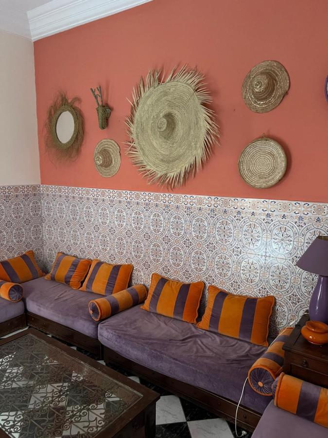 Maison Riad Traditionnel Idealement Situe A Marrakech Marraquexe Exterior foto