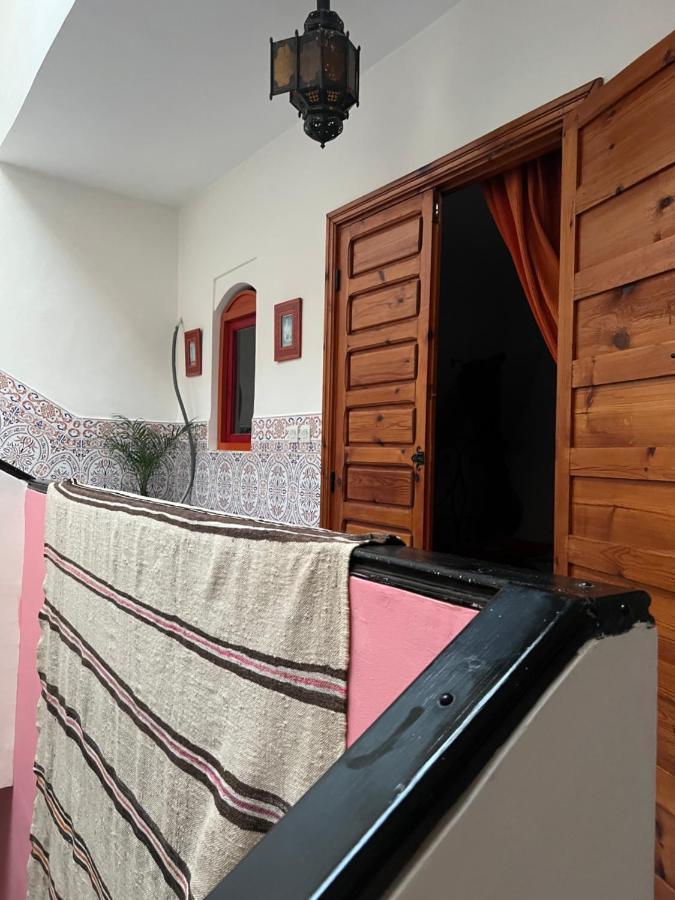 Maison Riad Traditionnel Idealement Situe A Marrakech Marraquexe Exterior foto